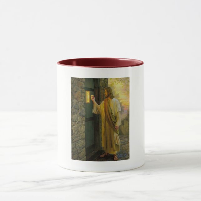 Caneca Visitação ao amanhecer Jesus batendo em uma porta  (Centro)