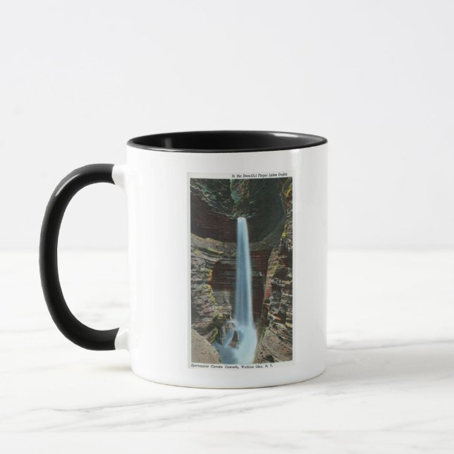 Caneca Vista da Cascata Espetacular da Caverna (Esquerda)