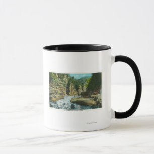Caneca Vista da falha de Ausable perto da cabeça do