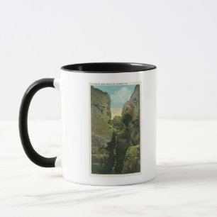 Caneca Vista da fenda do penhasco da cabeça calva