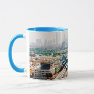 Caneca Vista da linha de metrô e dos arranha-céus da ci