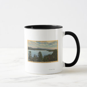 Caneca Vista das costas folheadas do pinho do lago