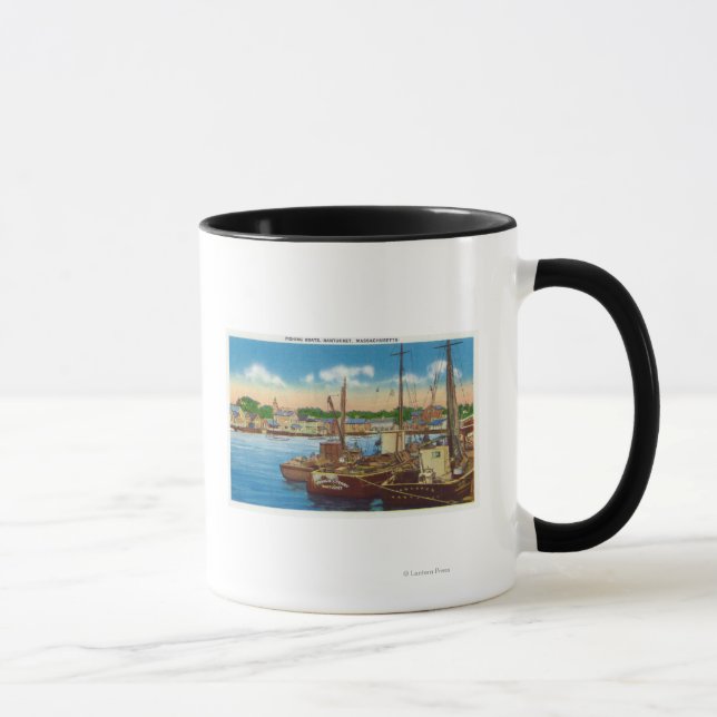 Caneca Vista de embarcações de pesca no porto (Direita)