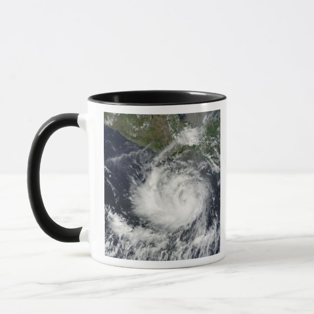 Caneca Vista de satélite da tempestade tropical Darby (Esquerda)