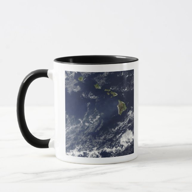 Caneca Vista de satélite do nevoeiro vulcânico (Esquerda)