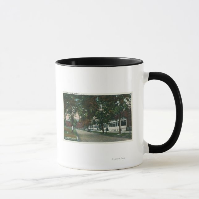 Caneca Vista de um Campo Militar dos EUA (Direita)