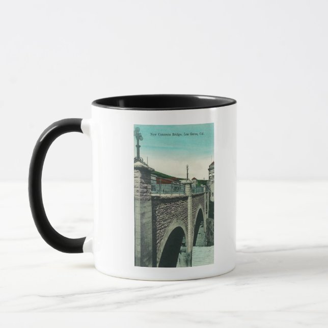 Caneca Vista de uma ponte concreta Los Gatos, CA (Esquerda)