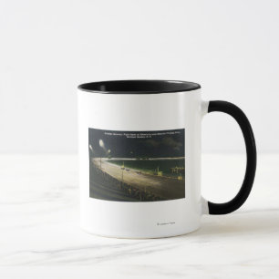 Caneca Vista do canal adutor na noite