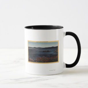 Caneca Vista do lago das costas do norte