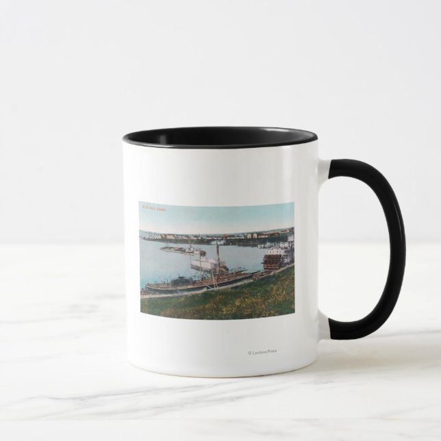 Caneca Vista dos navios no DockSt. Michael, AK (Direita)