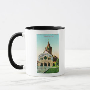 Caneca Vista exterior da igreja memorável em Stanford U
