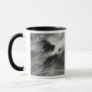 Caneca vortices Navio-onda-dados forma das nuvens e da