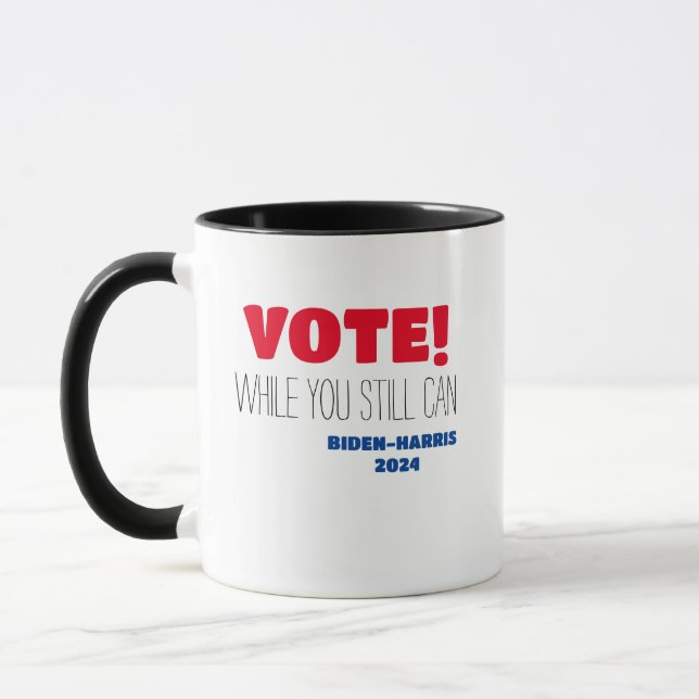 Caneca VOTE! Enquanto Você Ainda Pode Biden-Harris 2024 (Esquerda)