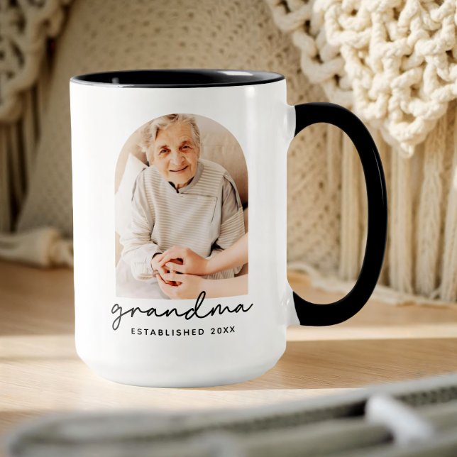 Caneca Vovó Fundou 20XX Moderno Simples Foto (Criador carregado)