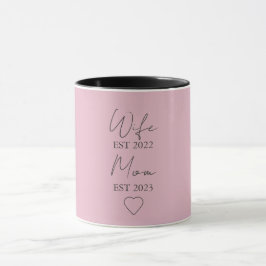 Caneca Wife & Mom Est. – Minimalist Valentine Gift