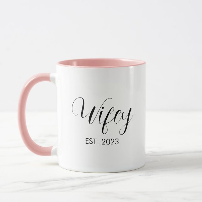 Caneca Wifey Elegant Black Script White Women (Esquerda)