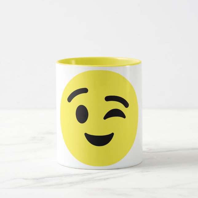 Caneca Winking Face Emoji Mug (Centro)