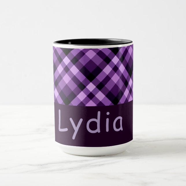 Caneca Xadrez Roxo de ameixa Moderna Monograma de 15 oz (Centro)