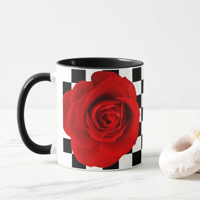 Caneca Xeque-mate Rosa elegante rosa em um checkback (Com Donut)