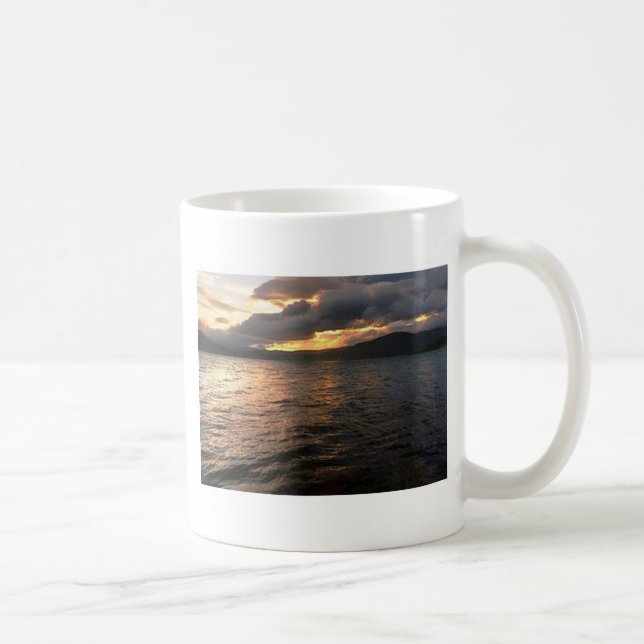 Canecas brancas clássicas da caneca (Direita)