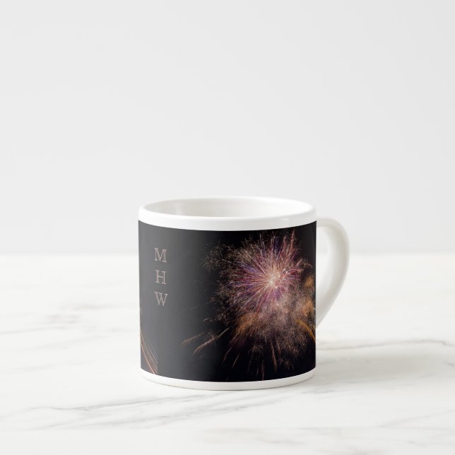 Canecas de monograma personalizadas do Fireworks (Frente Esquerda)