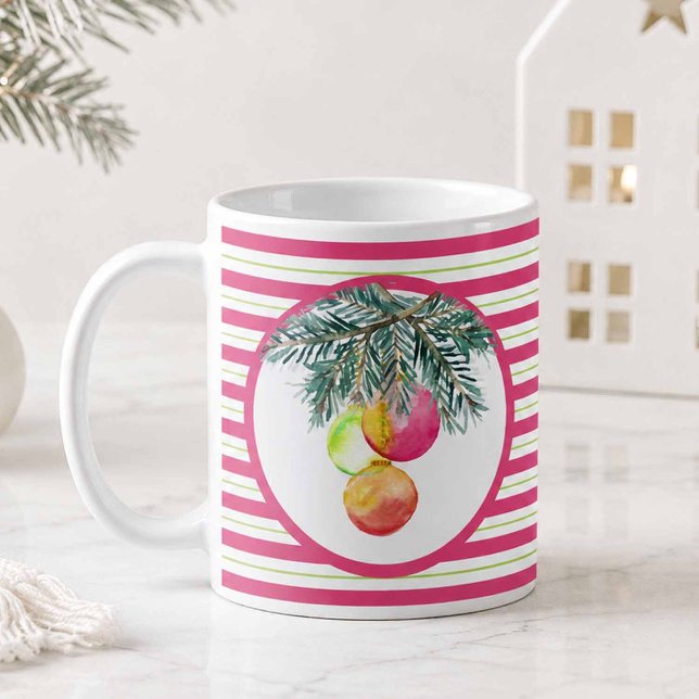 Canecas de Natal Rosa e Verde (Pink Christmas coffee mugs designed with hand painted baubles and pine boughs.)
