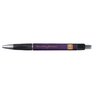 Caneta Escrito com dourado e elegante monograma