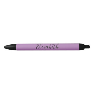 Caneta Preta Elegante Lavanda e Nome em Texto Preto Script