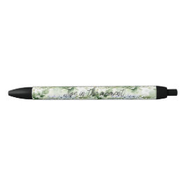Caneta Preta Flores de Delphinium Brancas Lavanda