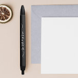 Caneta Preta Nome da caligrafia moderna<br><div class="desc">Personalize esta caneta com o seu nome na caligrafia moderna. Clique em personalizar para alterar as cores.</div>