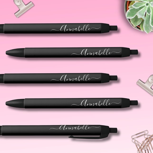 Caneta Preta Nome Personalizado Preto e Branco (Modern and stylish personalized black pens with script typography.  Just add your own name.)