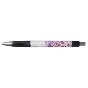 Caneta Sakura rosa no fundo da pintura