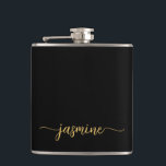 Cantil Assinatura de Nome Monograma de Menina Ouro Preto<br><div class="desc">Garrafa Minimalista Feminina Simples Preto e Dourado com Monograma do Nome Assinatura Roteiro Personalizado. Esses desenhos apresentam seu primeiro nome em uma linda tipografia de assinatura com estilo de letra manuscrita e cauda swash em fundo preto e dourado. São fáceis de personalizar. Ótimo presente feminino e elegante para festa de...</div>