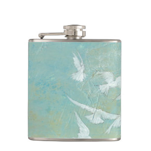 Cantil Aves Brancas Voando Pelo Céu Azul