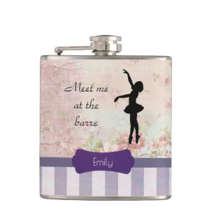 Cantil Ballerina Silhouette no Elegante Padrão Vintage