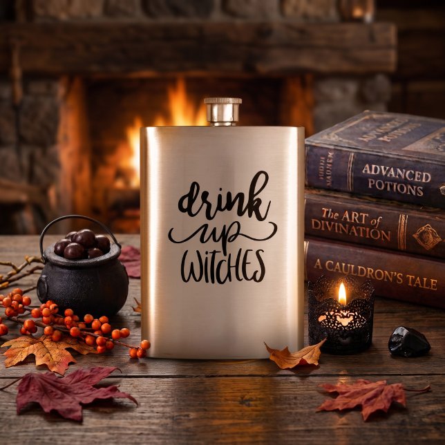 Cantil Bebam Bruxas Citação Engraçada de Roteiro de Hallo (Brew up some festive spirits with this Drink Up Witches funny Halloween script quote design.)