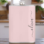 Cantil Blush Dusty Pink Modern Script Girly Monograma Nom<br><div class="desc">Nome do Monograma Pink e Frasco de Partido Inicial. Isto faz o doce e perfeito aniversário de 16 anos,  casamento,  chá de panela,  aniversário,  chá de fraldas ou festa de solteira presente para alguém que ama luxo de luxo e estilos quíticos.</div>