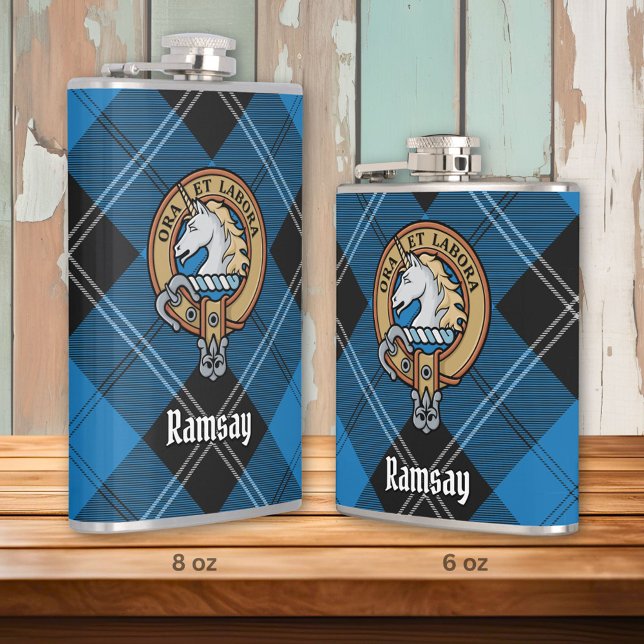 Cantil Clan Ramsay Crest sobre Blue Hunting Tartan (Criador carregado)