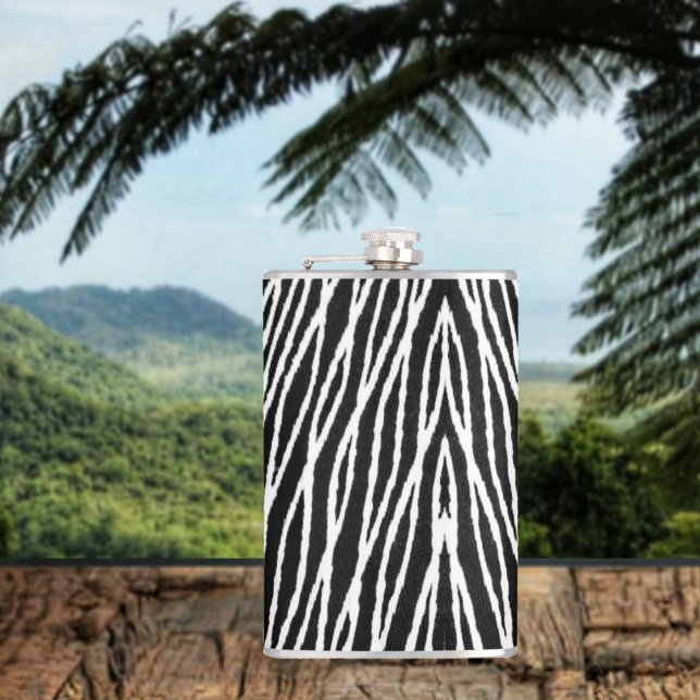 Cantil Cordões de Asfalto (This bold, Abstract pattern, reminds you of the fabric designs, of African cloth!)