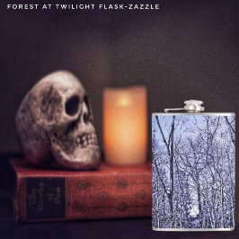 Cantil Floresta Em Twilight