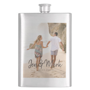 Cantil Foto roubada. Tipografia de nome e ano.