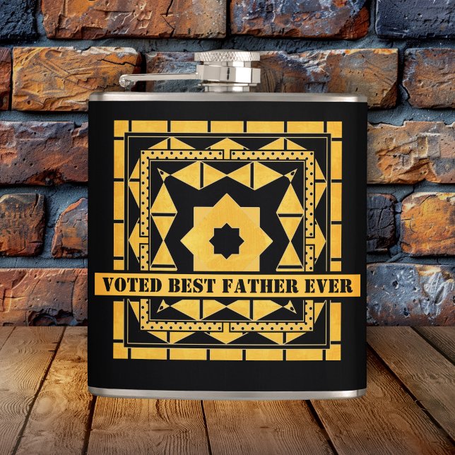 Cantil Frasco de Dia de os pais de Ocher Preto Personaliz (Modern design flask with a black and ocher geometric pattern - Father's Day or his birthday)
