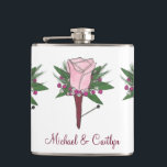 Cantil Groom de Casamento Rosa Rosa Rosa Rosa, Rosa Perso<br><div class="desc">Apresenta uma ilustração original de uma bonito flor do botão boutonniere rosa rosa rosa, rodeada por uma delicada respiração do bebê. Simplesmente personalize com suas informações para um frasco de casamento único. O Designer está disponível para criar e carregar designs personalizados para corresponder às cores e temas do seu casamento...</div>