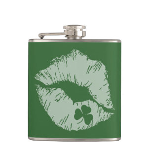 Cantil Lábios de Shamrock - Beije-me Eu sou Irish Flask