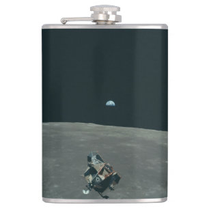 Cantil Módulo Lunar Apollo e nascer da Terra sobre a Lua