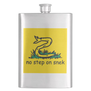 Cantil Nenhum passo na paródia de snek Gadsden SnekRight