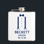 Cantil Noivo Gravata Borboleta Azul<br><div class="desc">Esta garrafa é ótima para o noivo. Se toda a sua comitiva de casamento estiver usando ternos, este design com suspensórios e gravata borboleta azul seria perfeito. Casual, mas formal. Seria ótimo para um fim de semana de despedida de solteiro ou festa de despedida de solteiro. Um presente divertido para...</div>