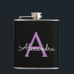 Cantil Nome do Monograma Girly de Script Preto Roxo<br><div class="desc">Monograma Roxo e Preto Adicione Seu Próprio Nome Fator Flask. Isto faz o doce e perfeito aniversário de 16 anos,  casamento,  chá de panela,  aniversário,  chá de fraldas ou festa de solteira presente para alguém que ama luxo de luxo e estilos quíticos.</div>