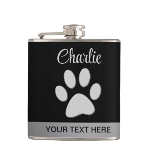 Cantil Pata de Cachorro de Prata sobre fundo preto