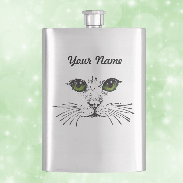 Cantil Rosto de Gato Olhos Verdes Bigodes (Illustration in black of cat face long whiskers green eyes on a drinking flask.)